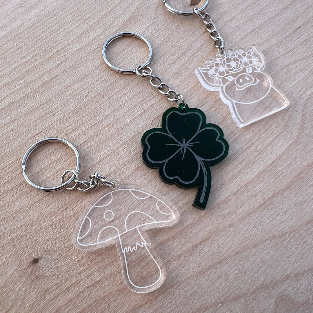Acryl-Schlüsselanhänger als Glücksbringer-Set mit Pilz, Kleeblatt und Glücksschwein – ideales Mitbringsel oder kleines Geschenk zur Aufmunterung oder zum Jahreswechsel